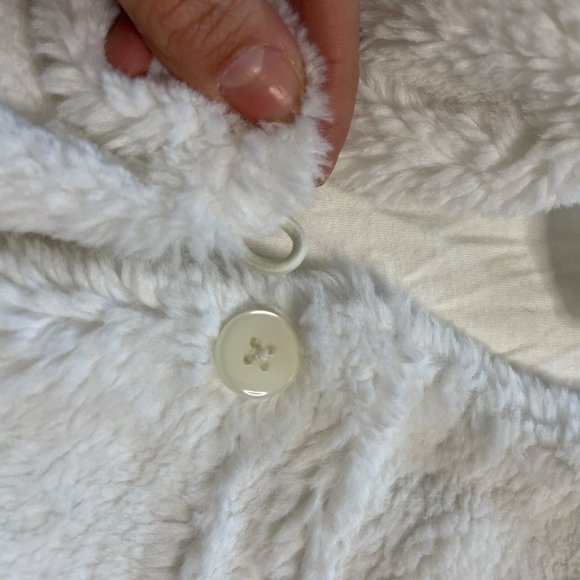 Crazy 8 White Faux Fur Vest size 18-24 Minths - Picture 4 of 6